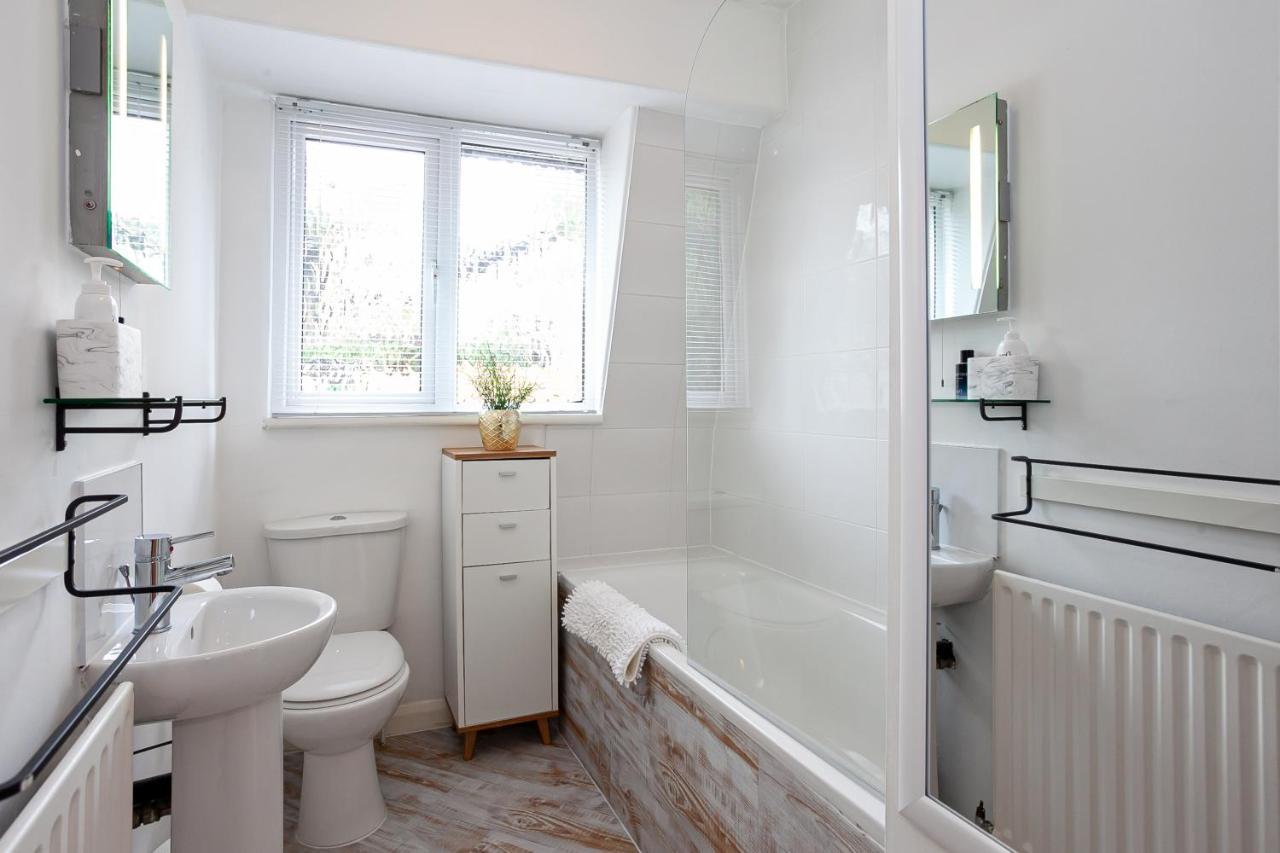 Cosy 2 Bed Apartment - Close To Leeds Centre Buitenkant foto