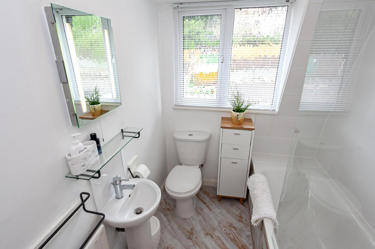 Cosy 2 Bed Apartment - Close To Leeds Centre Buitenkant foto